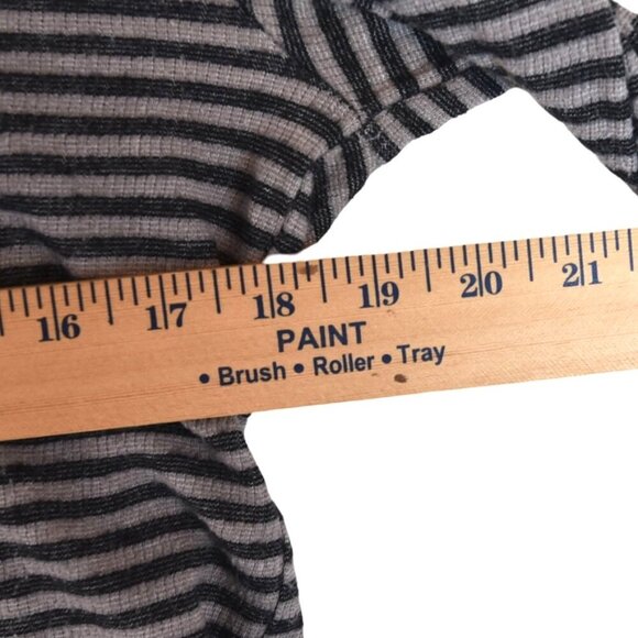 BDG by Urban Outfitters Womens L Striped Thermal Long Sleeve Shirt Gray Black - Picture 6 of 9